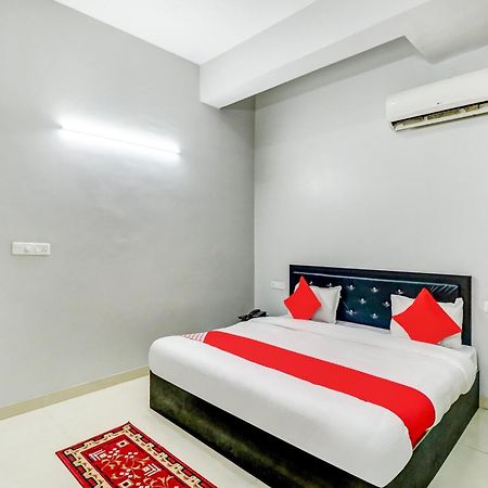 Hotel O Tokyo Chinhat Dış mekan fotoğraf