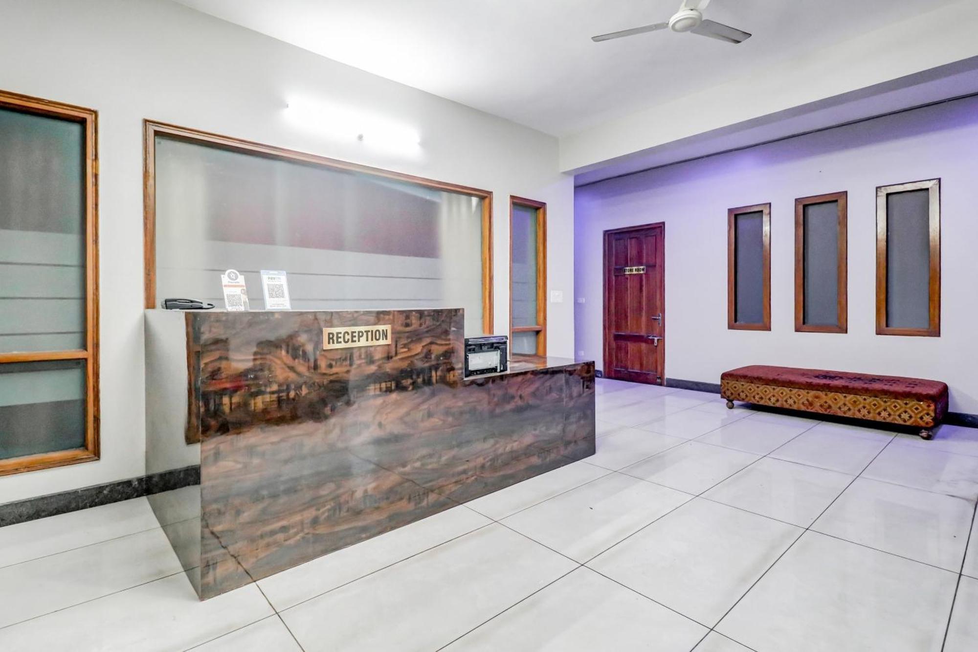 Hotel O Tokyo Chinhat Dış mekan fotoğraf