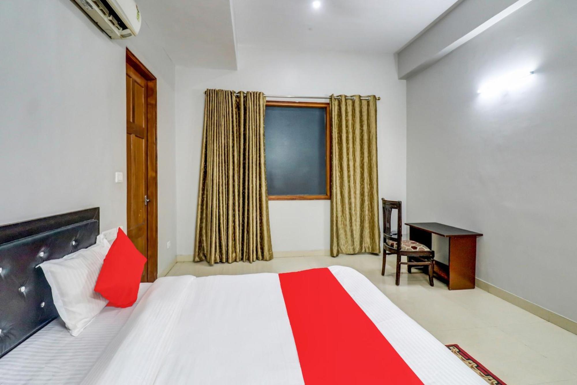Hotel O Tokyo Chinhat Dış mekan fotoğraf